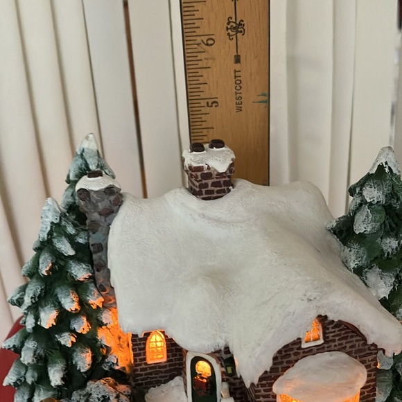 Thomas Kinkade “Painter of Light” Collectible Lighted “A Village Of Christmas” - Picture 8 of 10